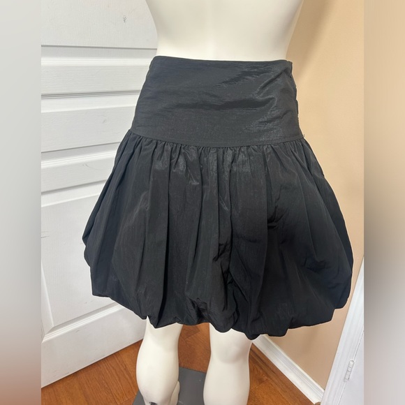 SATIN BLACK BALLOON BUBLÉ SKIRT in size small - Picture 7 of 8